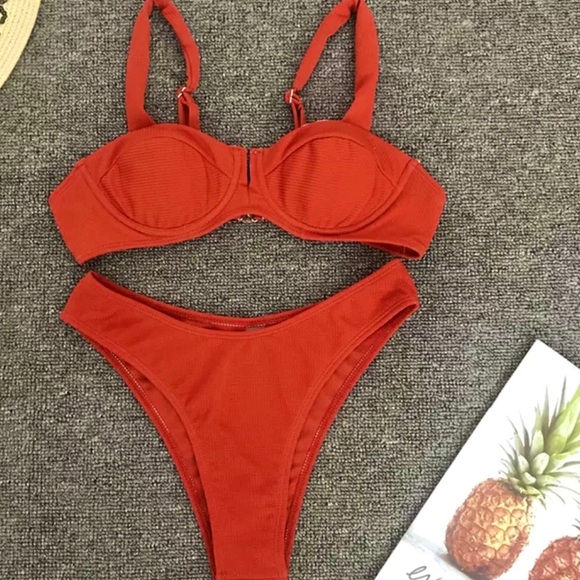 SALE ❤️Chrissy Red Retro Cut Bikini ❤️ - Picture 3 of 4